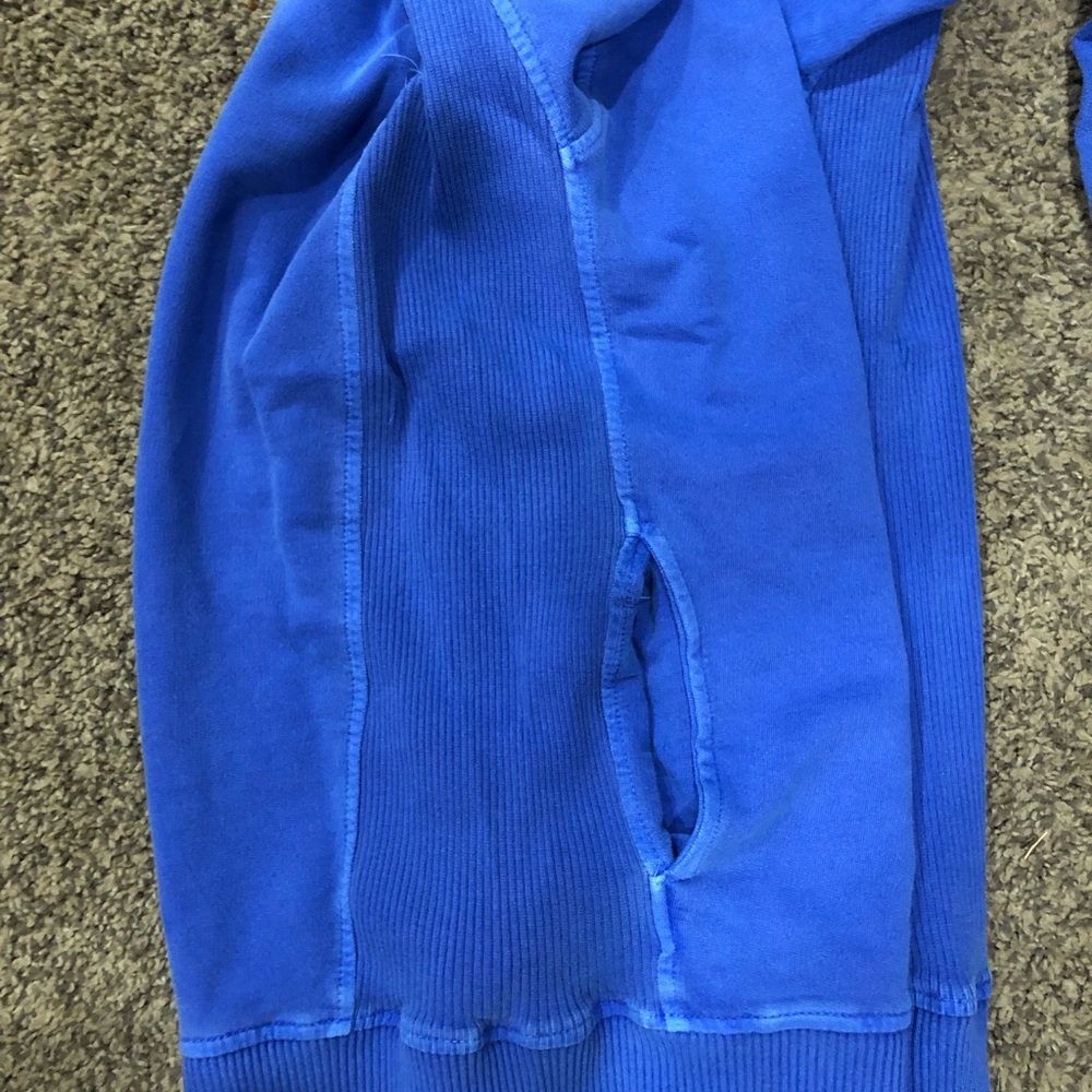 Zenana blue sweatshirt with pockets - Picture 2 of 6